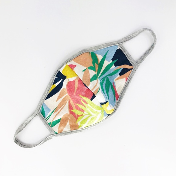 2 for $20 Sadie & Sage Designer Tropical Masks - Picture 2 of 2